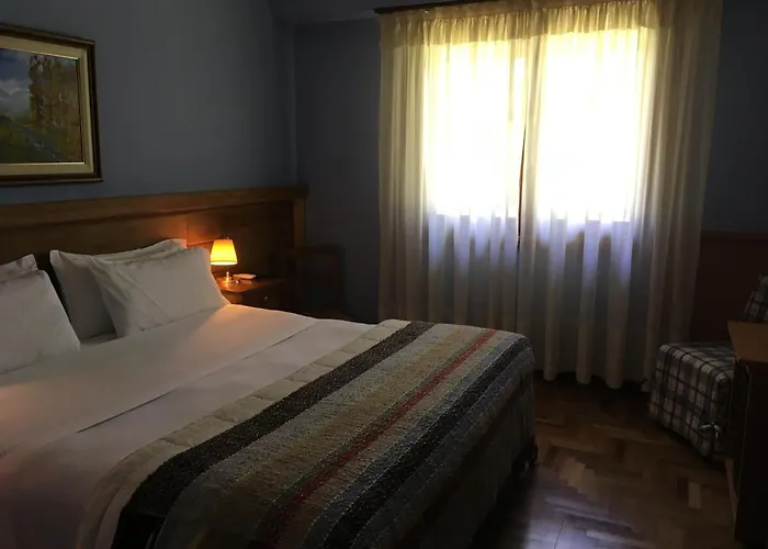Los Nobles Hostal de Bosque